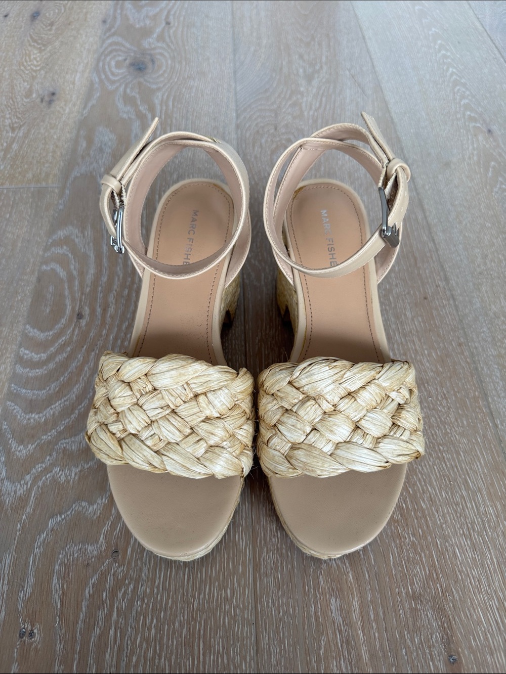 Marc Fisher Braided Straw Platform Sandals in Beige. Size 9. - Picture 2 of 8